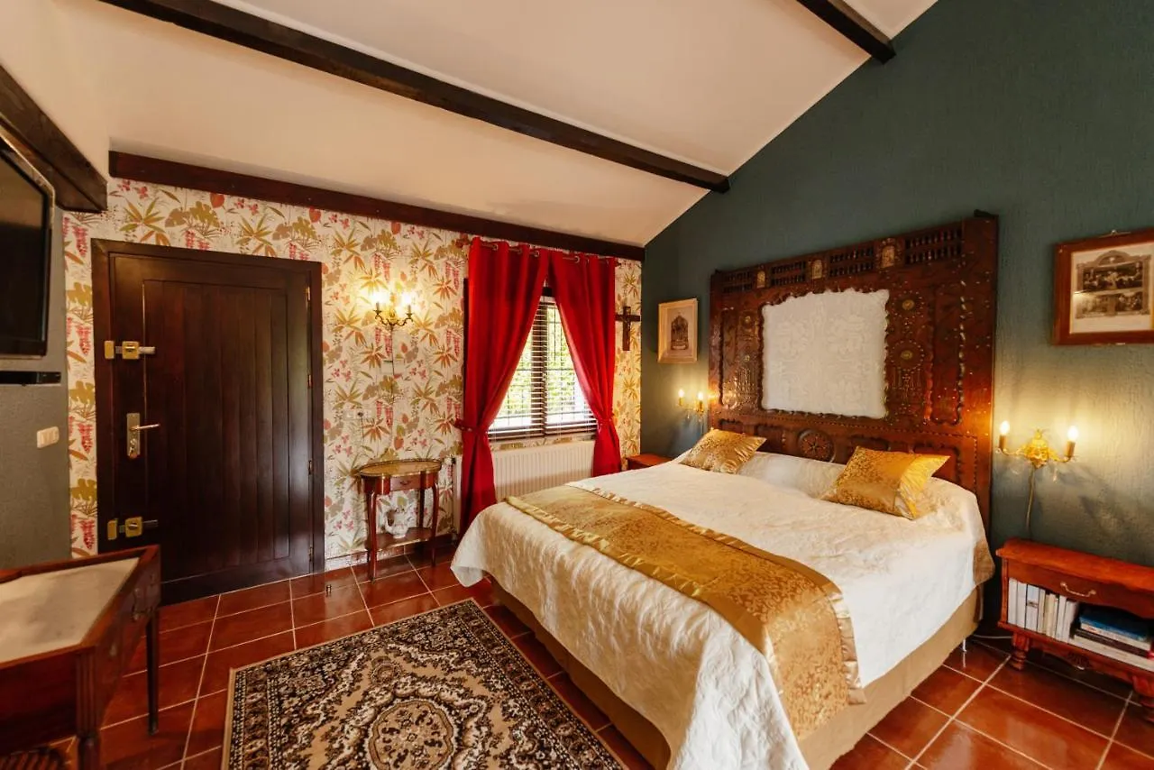 La Pierre Rouge Bed & Breakfast Floressas France